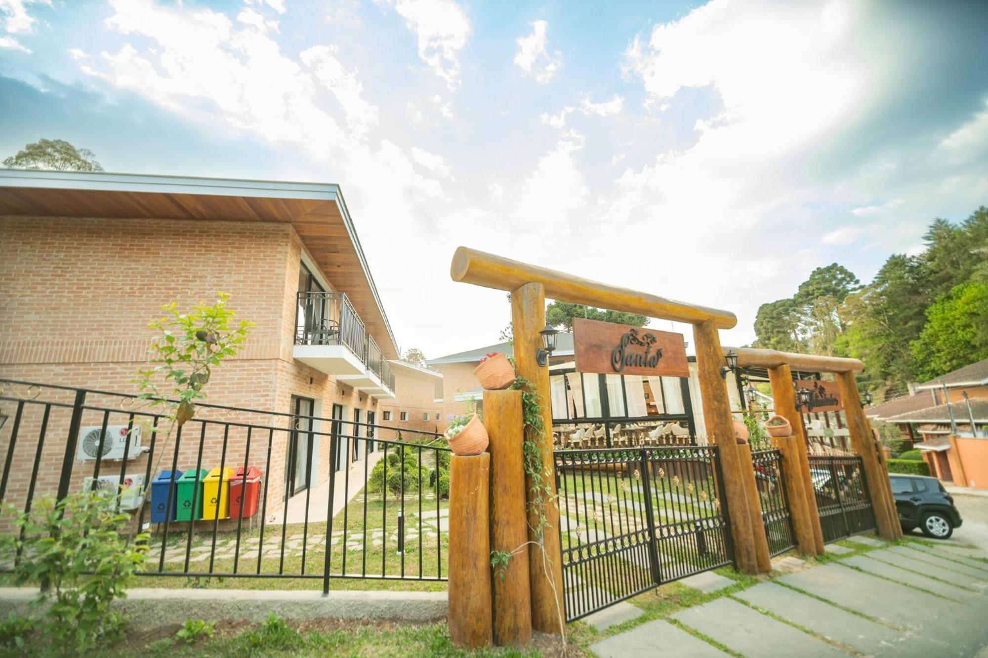 Santa Felicidade Hotel