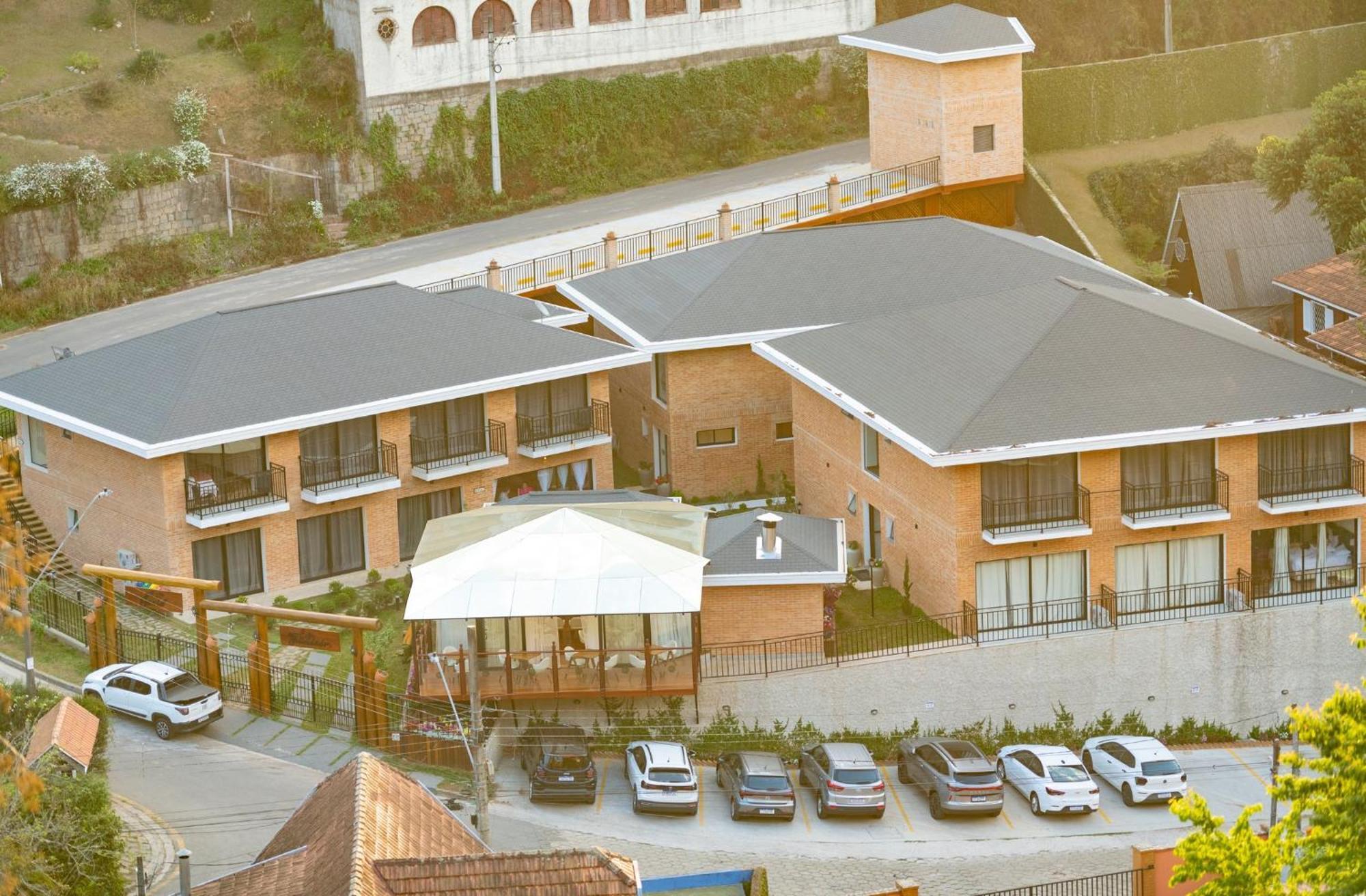 Santa Felicidade Hotel