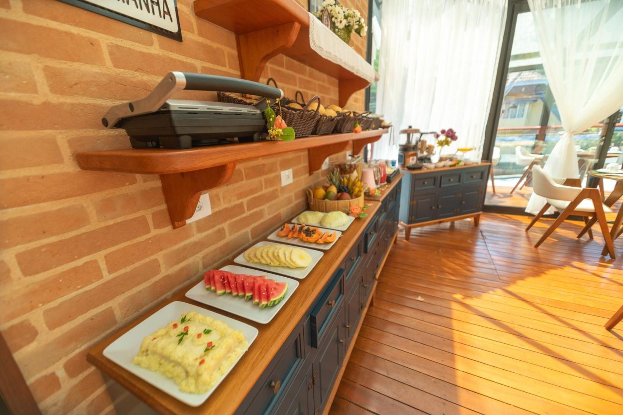 Santa Felicidade Hotel *