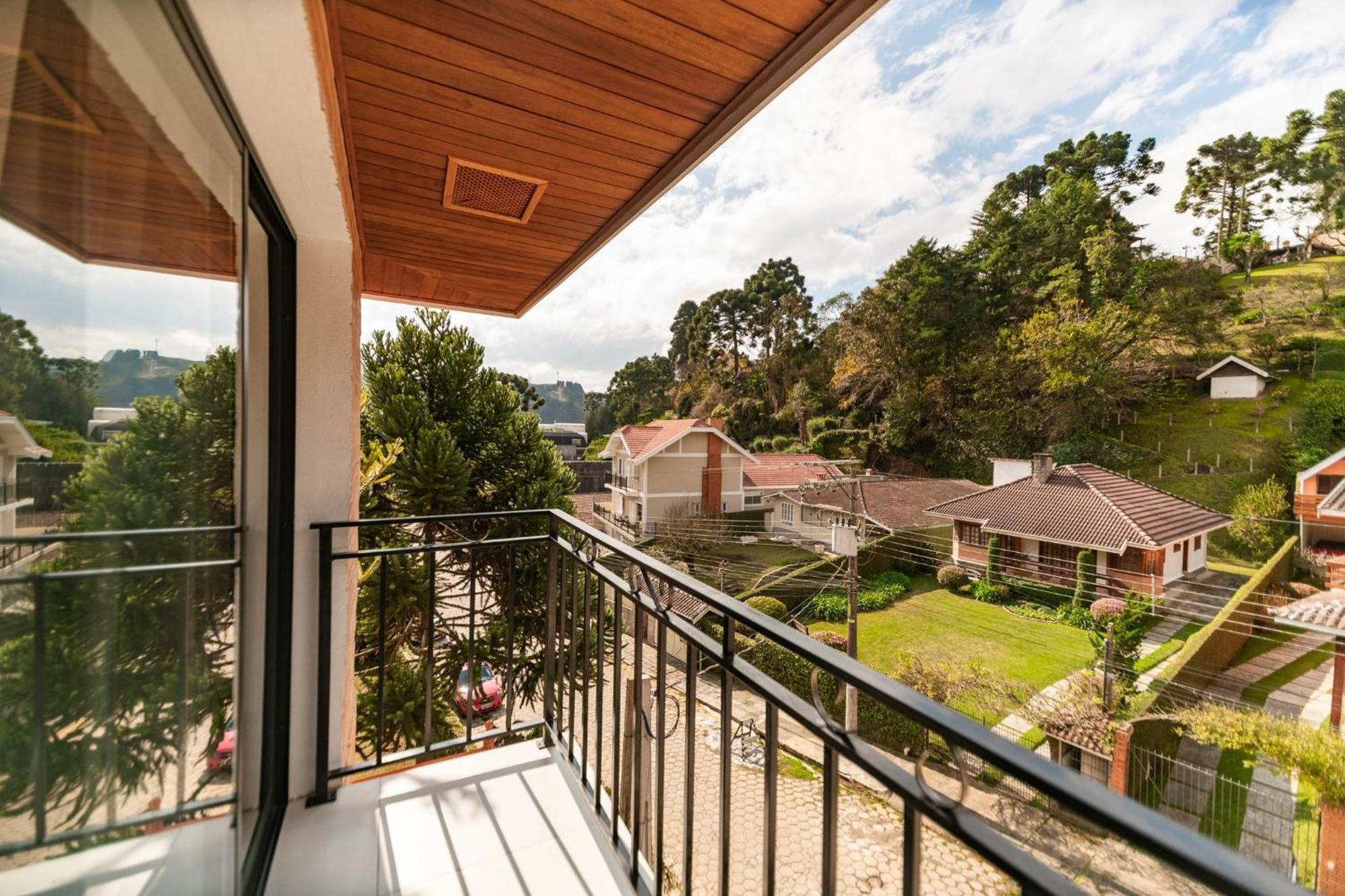 Santa Felicidade Hotel *