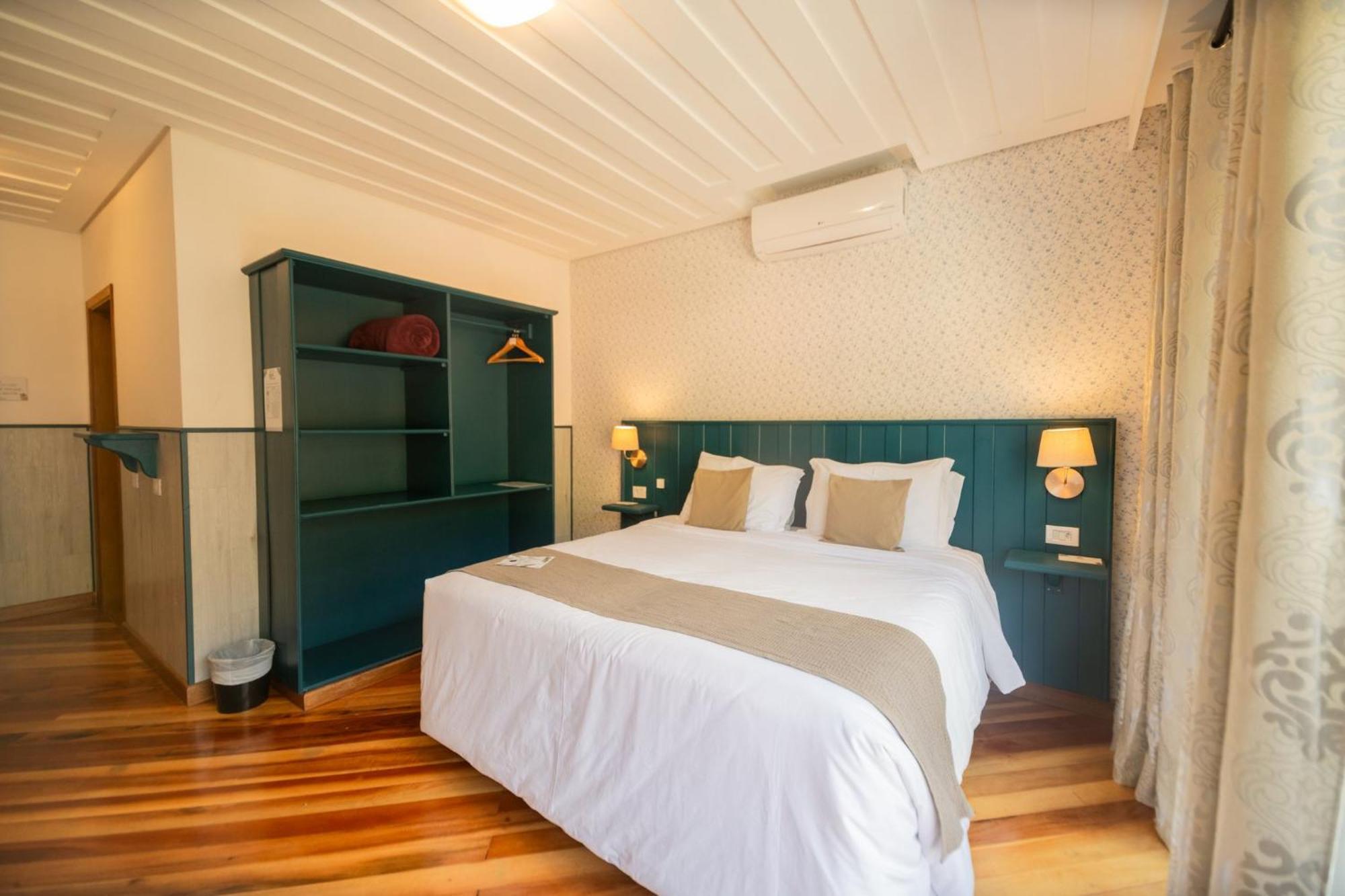 Santa Felicidade Hotel