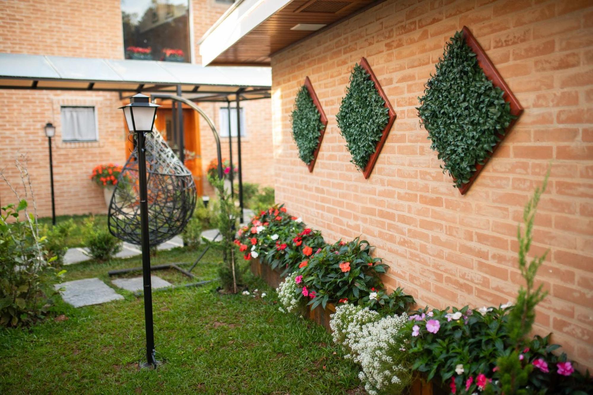 Santa Felicidade Hotel